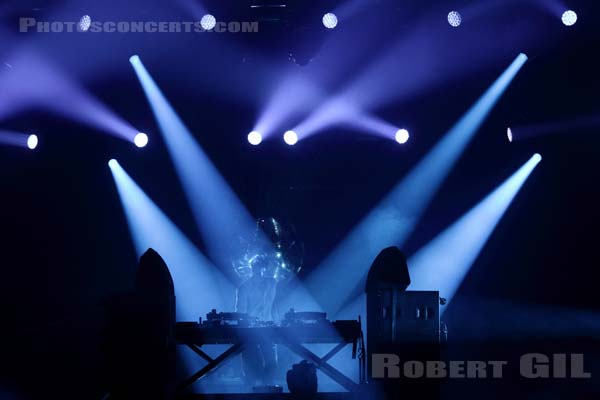 JAMIE XX - 2015-08-29 - SAINT CLOUD - Domaine National - Scene de l'Industrie - 